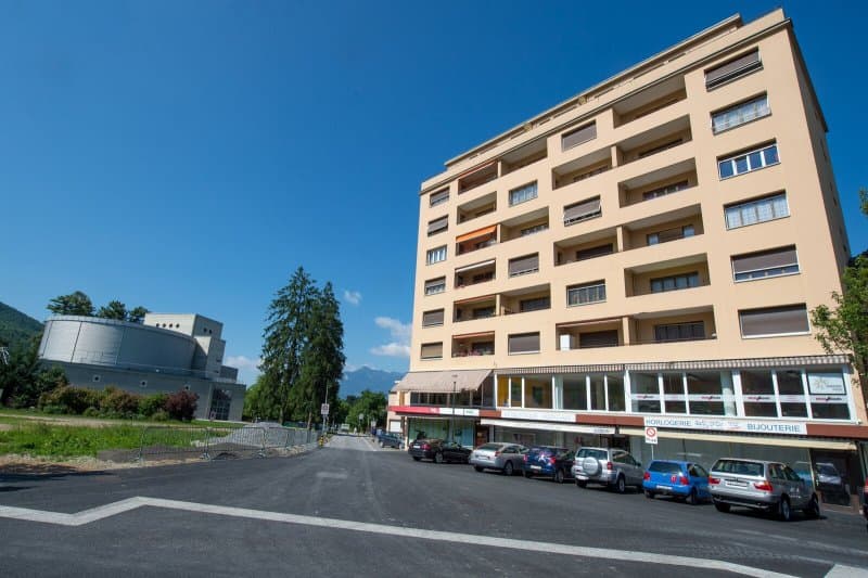 00138 - Commercial - Av. de la Gare 15 - Monthey (2)