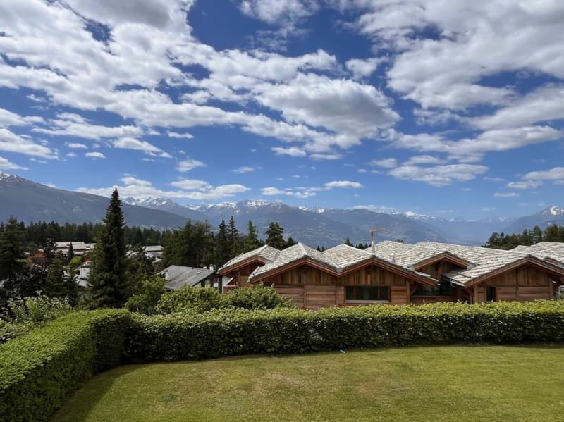 Duplex de 4.5 pièces avec vue exceptionnelle à deux pas du Golf Ballesteros (2)