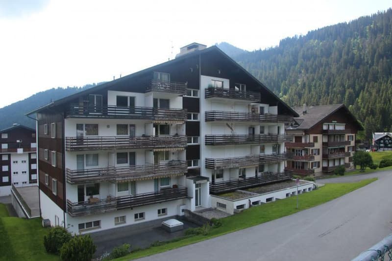 Spacious 3.5-room apartment of 98 m2 + 2 balconies totaling 24 m2 crossing and located on the south side of the building (4)