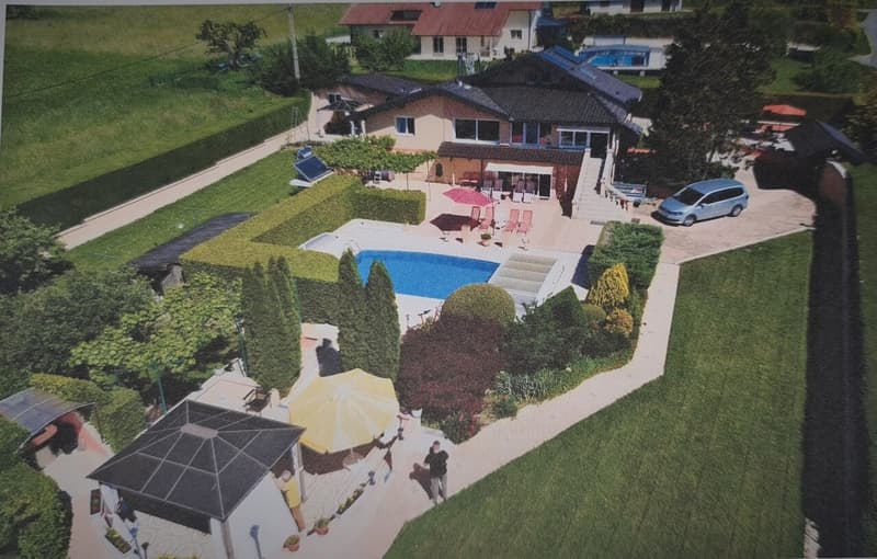 Maison d'architecte de 10 pièces + studio séparé sur grand terrain (1)