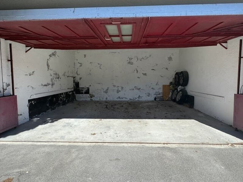Place de parc dans un garage à louer à l'année (1)