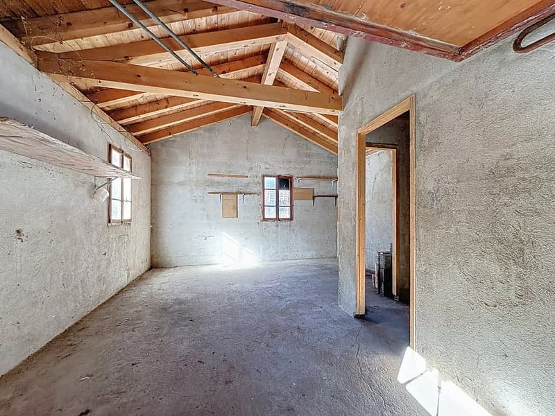 Certains achètent une maison. D'autres achètent un projet (12)