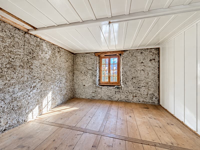 Chalet à rénover – L'âme d'une grange alpine à Sarreyer (10)