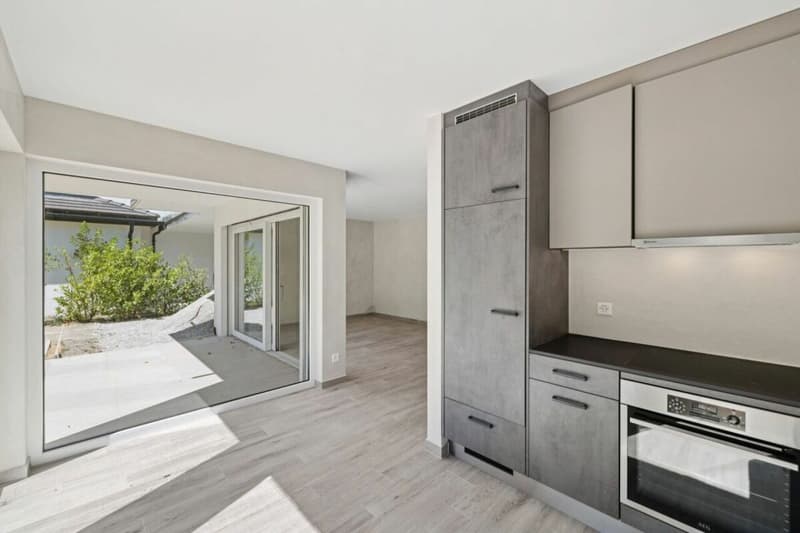 New 2.5-room apartment with magnificent outdoor areas (3)