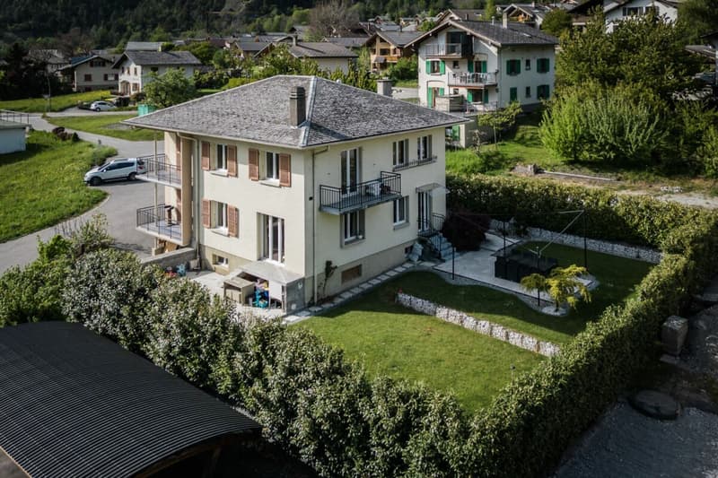 Very beautiful family home with multi-occupancy in PPE - secondary residence possible! (1)
