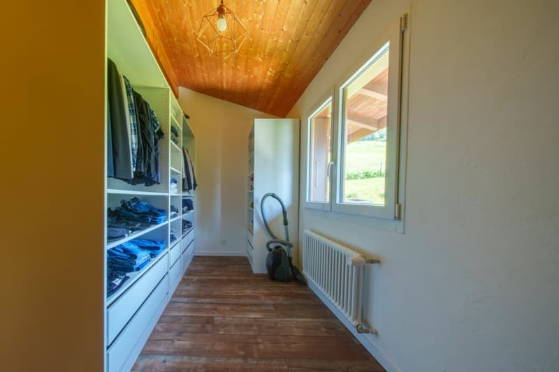 Erwerb als Zweitwohnsitz möglich - Charmantes Chalet mit außergewöhnlichem Panoramablick über die Rhône-Ebene (11)
