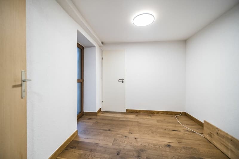Petite maison villageoise constitutée de deux studios (5)