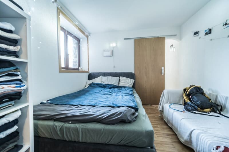 Petite maison villageoise constitutée de deux studios (7)
