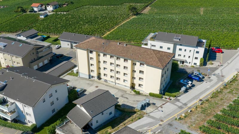 Appartement de 4 pièces avec vue dégagée à Saint-Pierre-de-Clages (14)