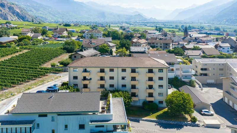 Appartement de 4 pièces avec vue dégagée à Saint-Pierre-de-Clages (2)