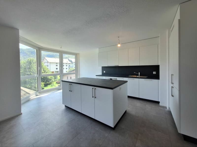 Beautiful 4.5-room apartment completely renovated in Collombey-Muraz (2)