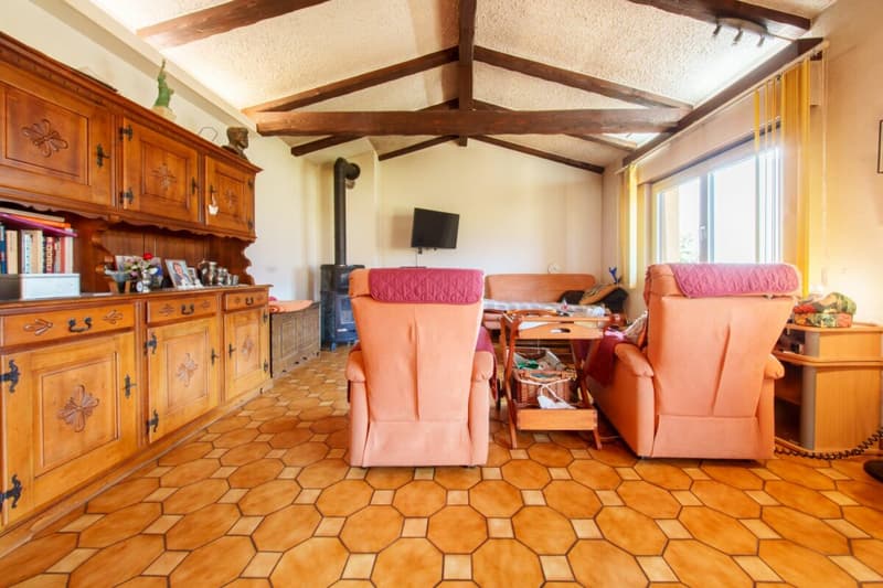 Une maison pleine de potentiel sur le coteau de Fully (5)