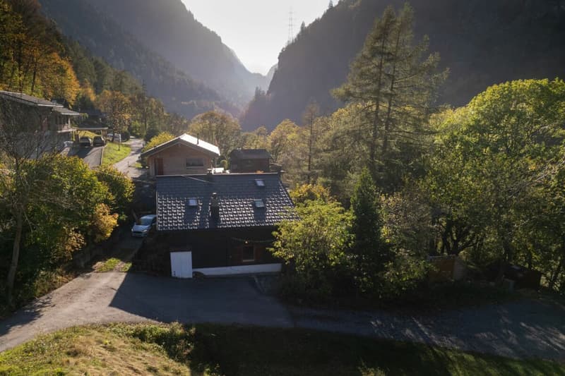 Magnifique chalet de 4.5 pièces à Gueuroz (15)