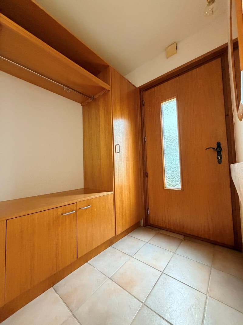 Grand appartement de 3.5 pièces au rez-de-chaussée (5)