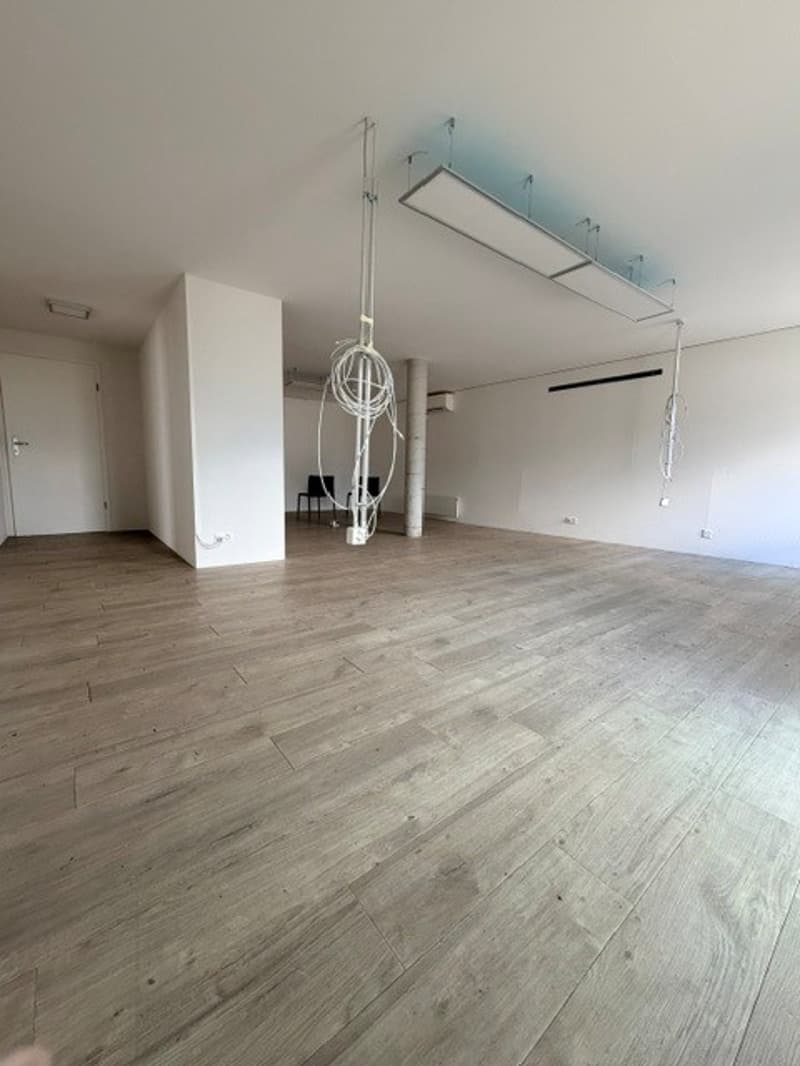 À LOUER – Local commercial de 170 m² à Fully, divisible en 3 espaces indépendants (6)