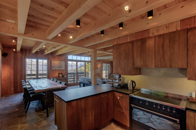 Stunning 11-Room Chalet for Sale in La Tzoumaz – Mountain Living at Its Finest (5)