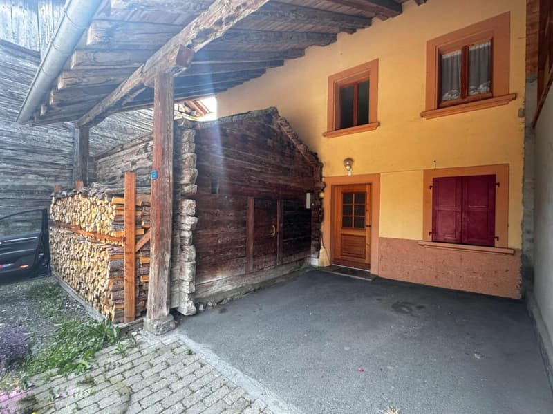 Village house 5.5 rooms in Levron (2)