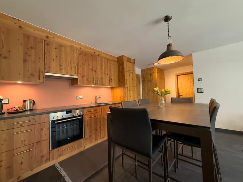 2,5 Zimmer mit Panoramablick auf die Gipfel (2)