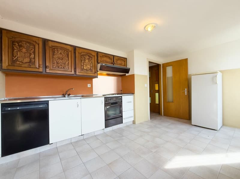 Charming apartment with panoramic view of the valley (2)