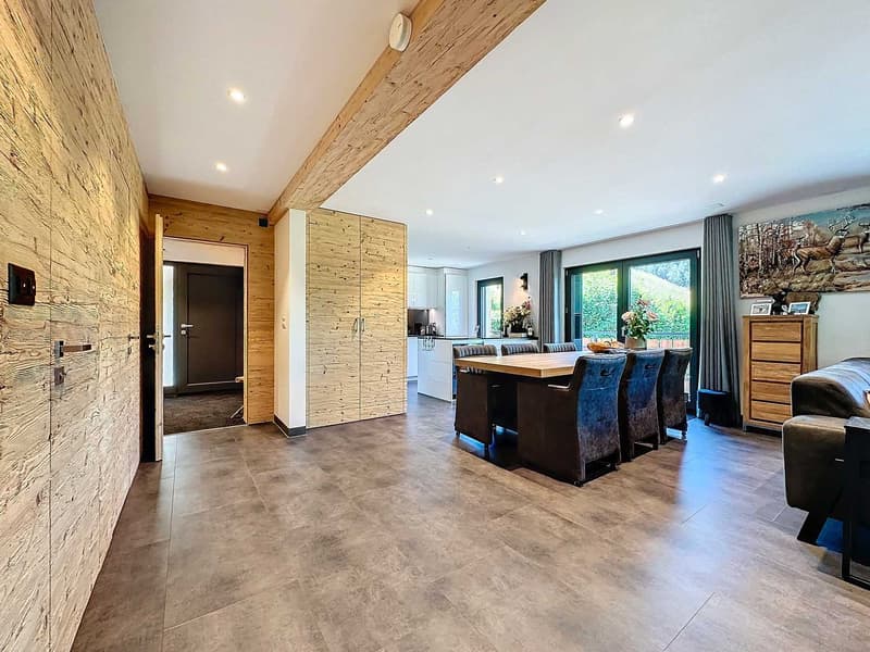 Charming 322 m2 house renovated (9)