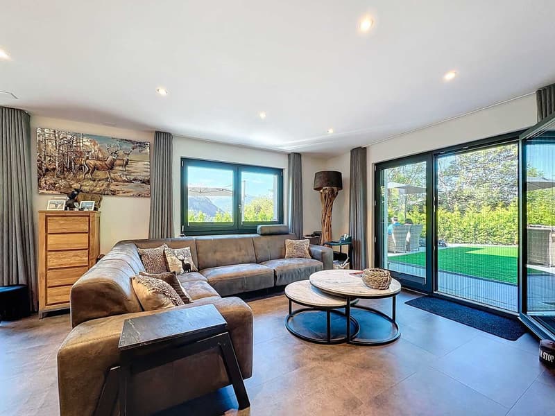 Charming 322 m2 house renovated (3)