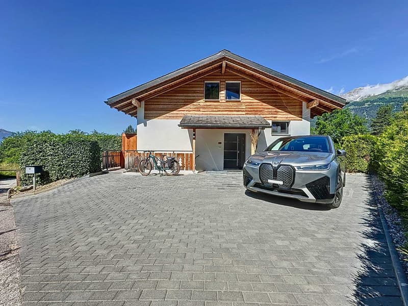Charming 322 m2 house renovated (16)