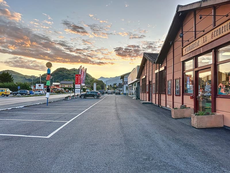 INVESTMENT OPPORTUNITY IN CONTHEY (8)