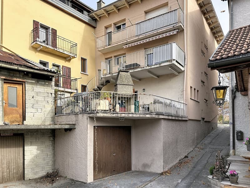 House with two apartments, cellar and garage – Miège (20)