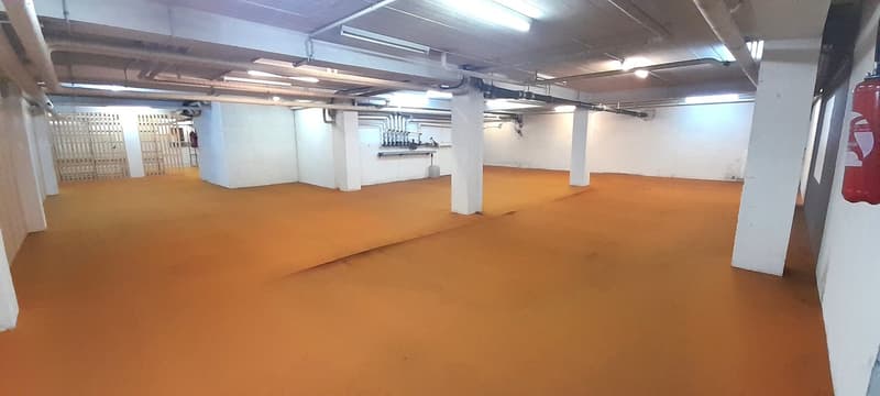 In vendita! Locali per lo stoccaggio nel pieno centro di Sion! (3)
