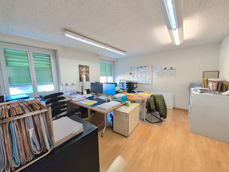 À louer, dépôts destinés principalement pour du stockage, à Sion ! (21)