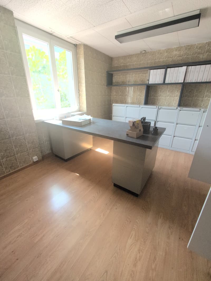 À louer, dépôts destinés principalement pour du stockage, à Sion ! (27)