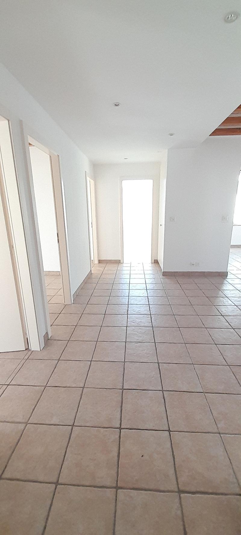À louer, en plein centre de Riddes, un très bel appartement de 4 pièces 1/2 avec deux balcons ! (6)