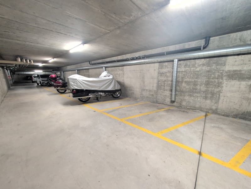 À louer ! Proche de l'Hôpital de Sion, des places de parc intérieures pour MOTOS ! (7)