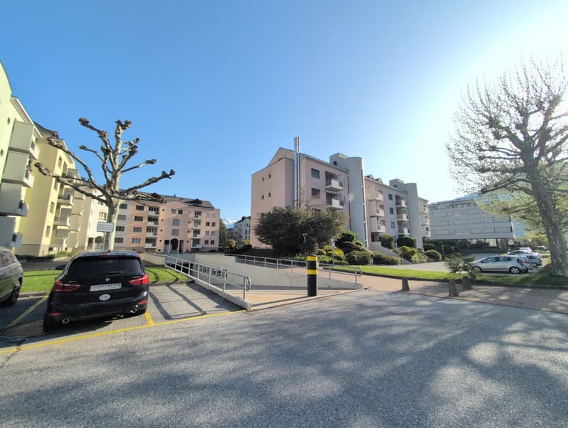 À louer ! Proche de l'Hôpital de Sion, des places de parc intérieures pour MOTOS ! (9)
