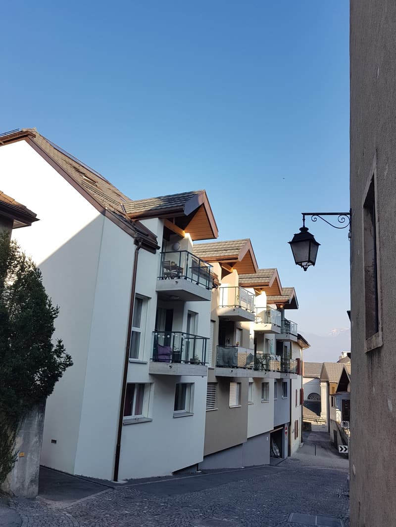 Sehr schönes Studio, zur Miete ! Im Stadtteil des Schlosses, im Herzen von Monthey ! (7)