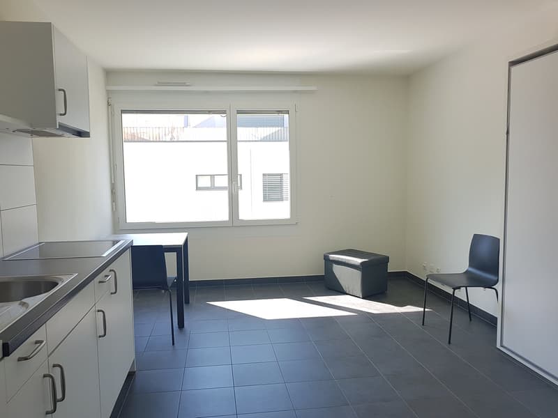 In affitto, un carino piccolo studio arredato, completamente attrezzato, all'ingresso ovest di Sion! (2)