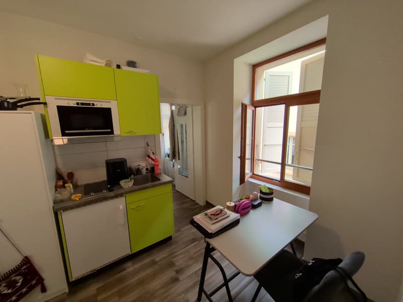 À louer, dans la rue du Bourg à Sierre, un petit studio de 17 m2 ! (6)