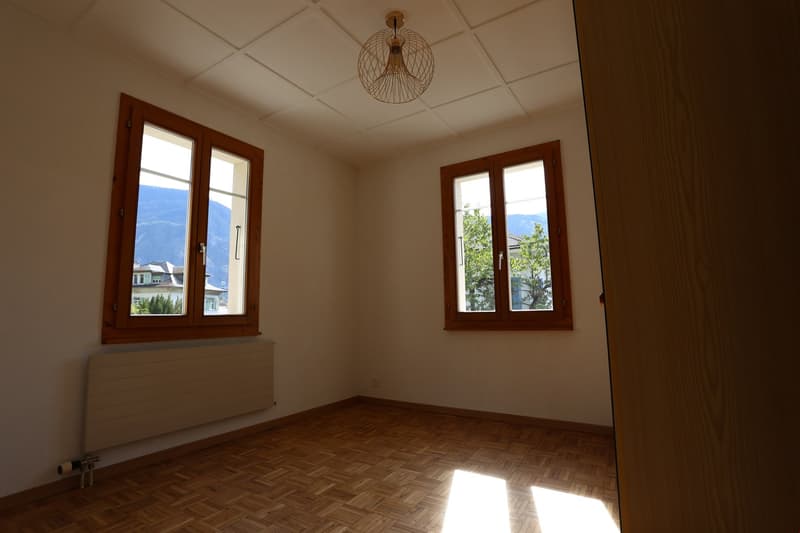 Zu vermieten, schönes renoviertes Apartment mit 3,5 Zimmern in Sierre! (9)