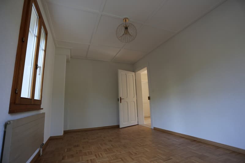 Zu vermieten, schönes renoviertes Apartment mit 3,5 Zimmern in Sierre! (5)
