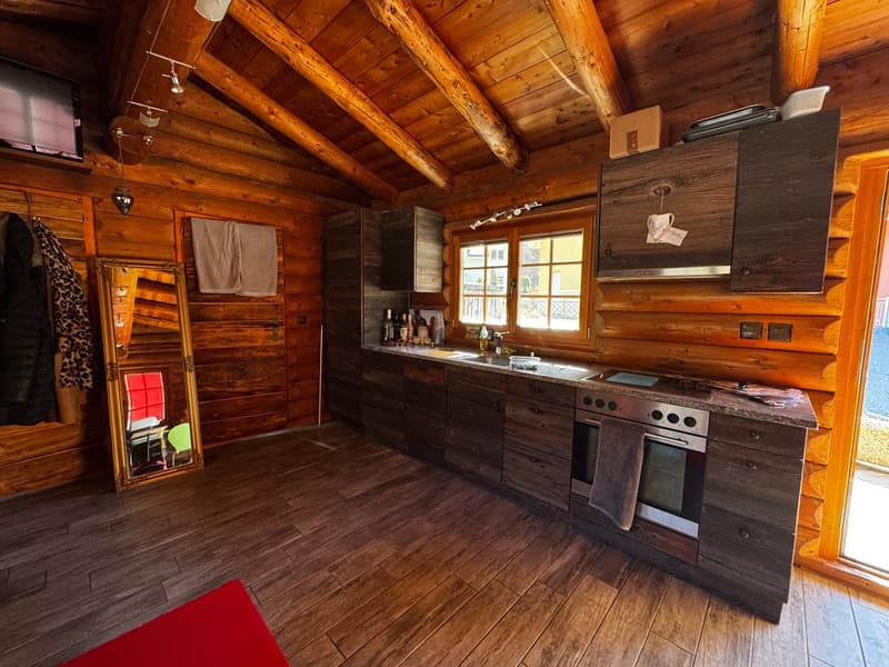 Gelegenheit! Zum Mieten, ein charmantes kleines Mazot mit einer Wohnung 1/2, mit kleiner Terrasse in Valettes! (3)