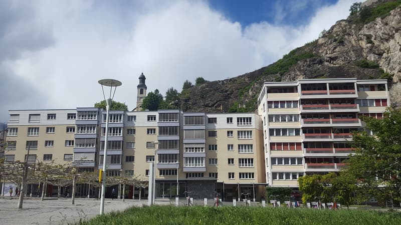 Zu vermieten, ein Lager von etwa 16 m2, auf dem Place du Scex in Sion! (7)