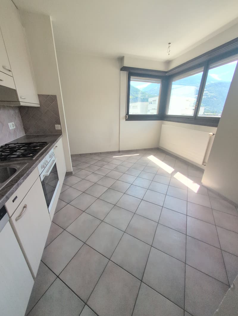 À louer, un joli appartement de 3 pièces 1/2, dans un cadre agréable, à Sion ! (4)