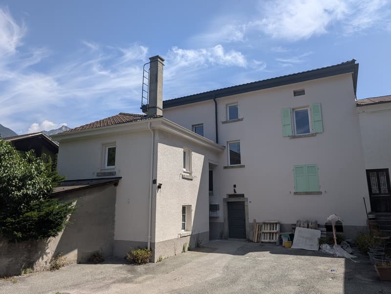 Opportunité ! À louer, au coeur de Charrat, un beau 3.5 pièces rénové, avec une grande terrasse ! (13)