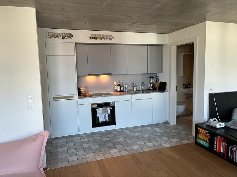 Schöne Gelegenheit! Zu vermieten, ein charmantes Studio, am Place de Rome, in Martigny! (2)