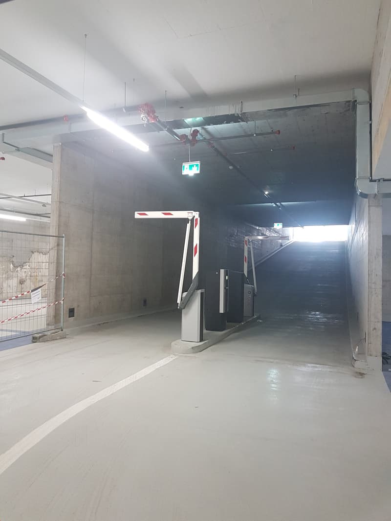 For rent! Indoor parking spaces, two steps from Place Centrale in Martigny! (3)