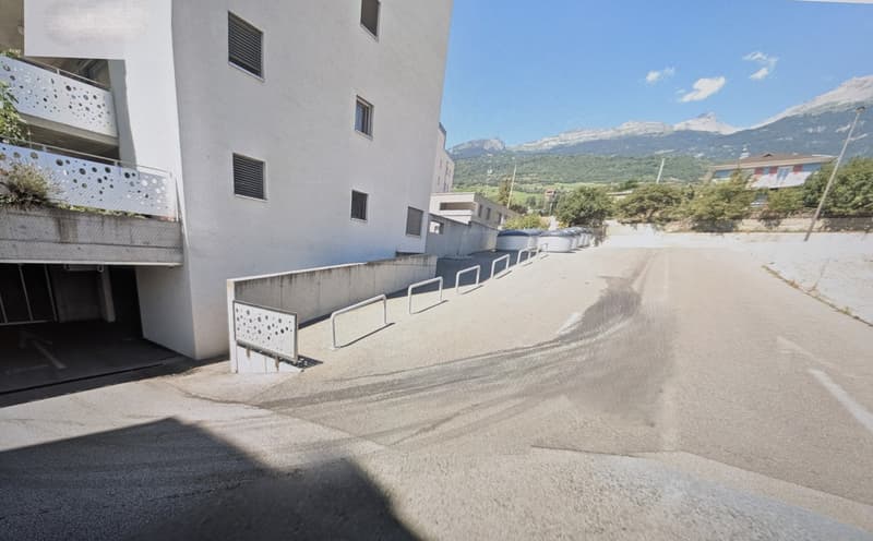 In affitto! Parcheggi in un garage sotterraneo, vicino alla stazione di Sierre! (2)