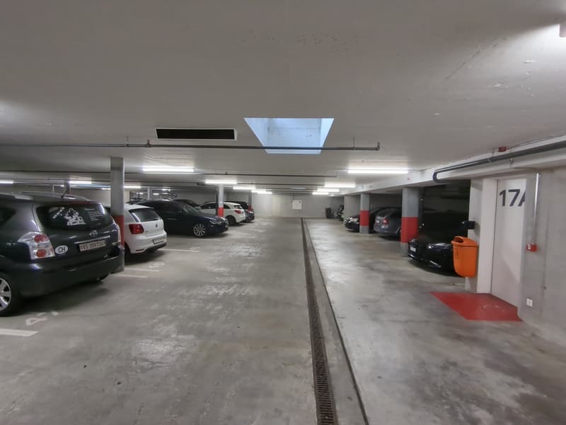 In affitto! Parcheggi in un garage sotterraneo, vicino alla stazione di Sierre! (4)