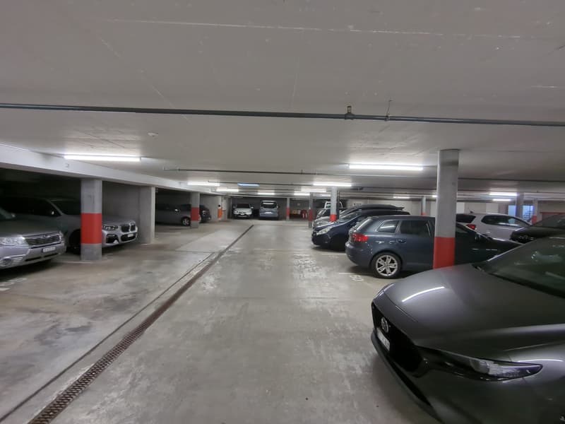 In affitto! Parcheggi in un garage sotterraneo, vicino alla stazione di Sierre! (5)