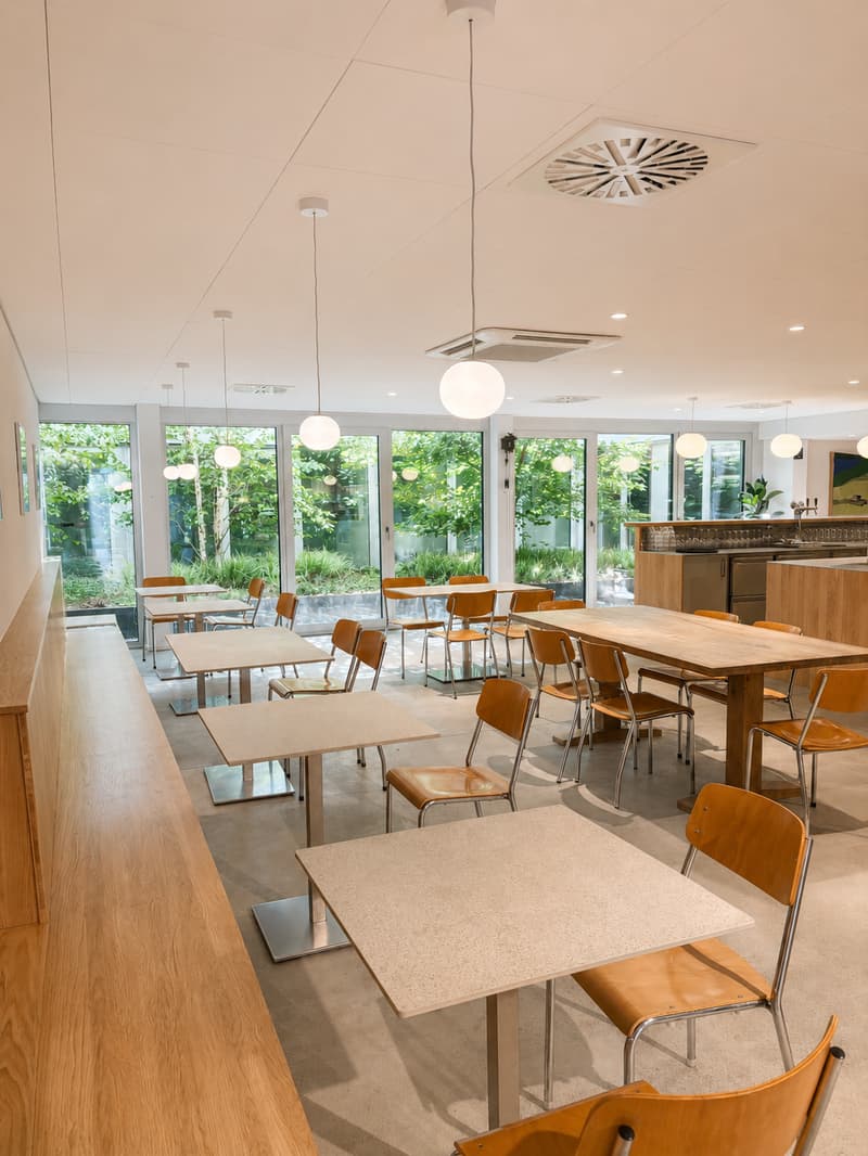 À louer ! Reprise de bail d'une belle surface commerciale, pour Café/Tea-Room à Sion ! (7)