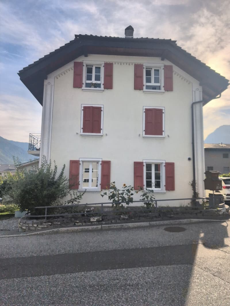 À louer, un joli petit appartement de 2 pièces, dans une maison familiale, à St-Pierre-de-Clages ! (13)